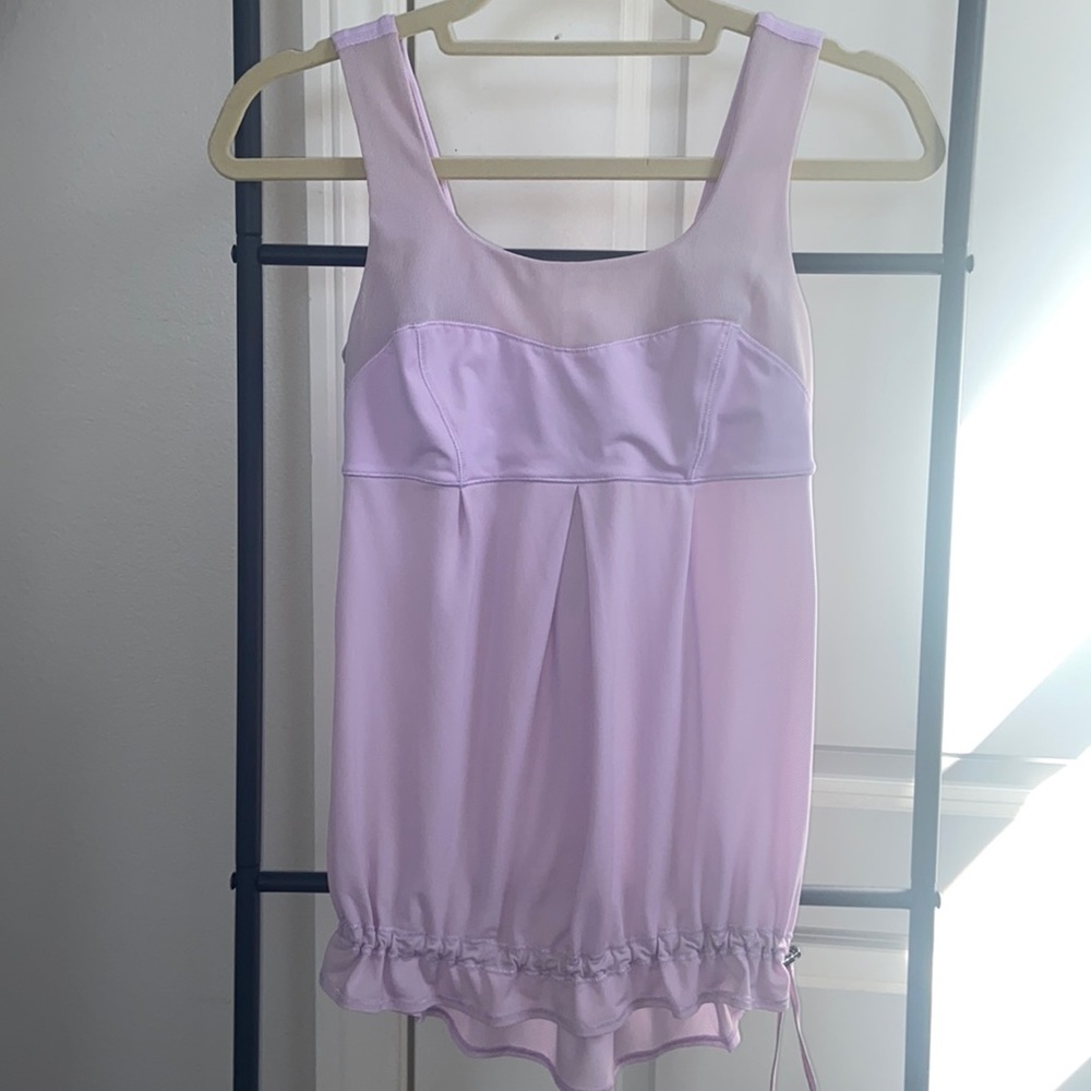 Lululemon Athletica Work Out Top - Never Worn - Size 4 - Fully Lined Adjustable